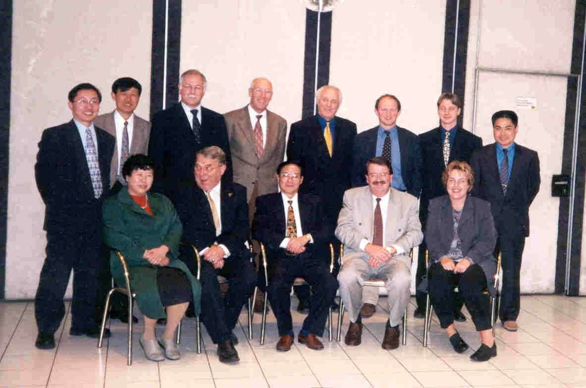 The Chinese and Dutch delegation at the trad mission in 2000